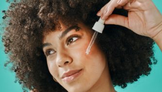 O ácido hialurónico e o retinol podem ser utilizados em conjunto? 1 O ácido hialurónico e o retinol podem ser utilizados em conjunto?