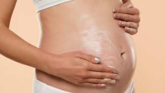 Os 15 melhores cremes antiestrias para a gravidez em 2025