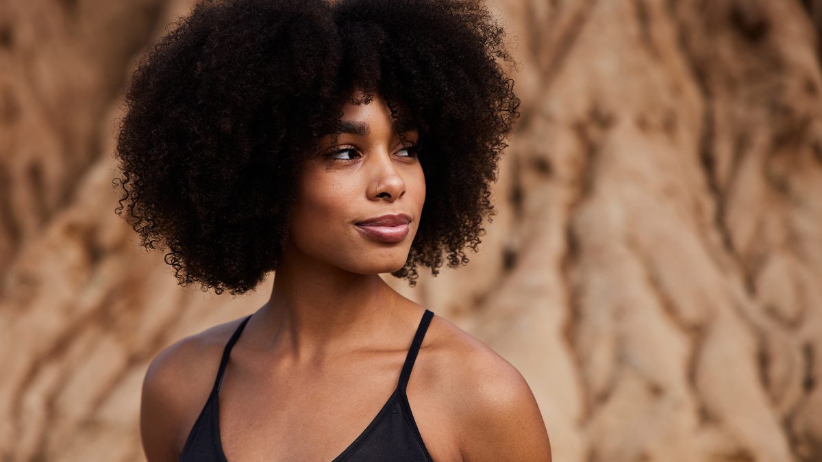 Quatro ideias para usar cabelo curto e encaracolado neste inverno 1 Quatro ideias para usar cabelo curto e encaracolado neste inverno