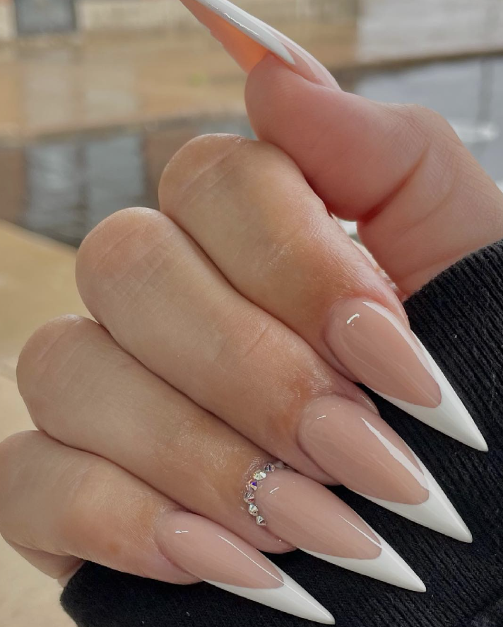 Unhas stiletto: as 6 melhores ideias para a tua próxima manicure