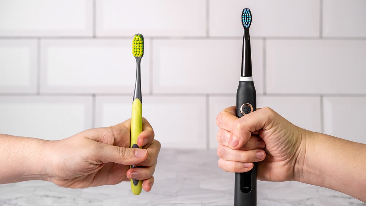 Como escolher a melhor escova de dentes: tudo o que deves considerar