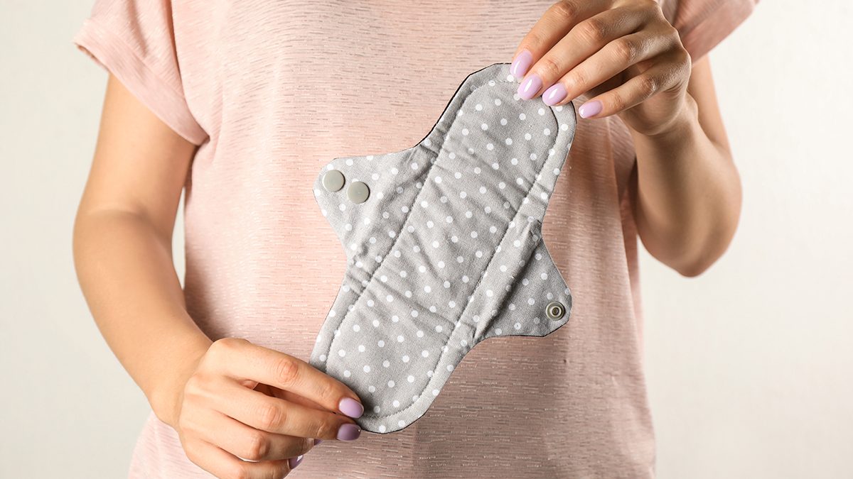 Como lavar corretamente um penso menstrual reutilizável de tecido