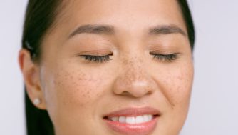 Se queres umas pestanas fortes e longas, deves seguir esta rotina