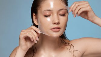 Esfoliantes químicos versus esfoliantes físicos: quando usar um ou outro