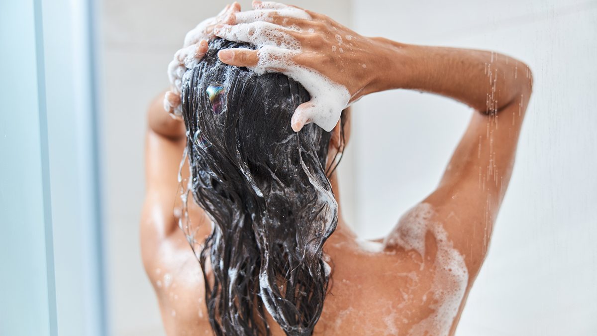 Como saber se estás a lavar o cabelo com a frequência adequada? 1 Como saber se estás a lavar o cabelo com a frequência adequada?