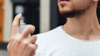 Os 26 perfumes para homens jovens mais cheirosos e desejados de 2025