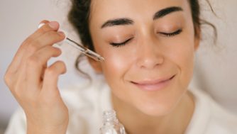 Rotinas faciais simples que funcionam: o essencial para uma pele saudável 1 Rotinas faciais simples que funcionam: o essencial para uma pele saudável