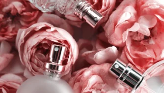 Perfumes com cheiro a rosas: os 7 mais elegantes e duradouros de 2025 1 Perfumes com cheiro a rosas: os 7 mais elegantes e duradouros de 2025