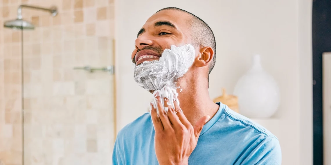Pele sensível? Aprende a barbear-te sem irritar a pele 6 AFEITADO HOMBRE
