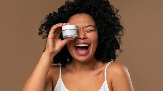 Os 14 melhores cremes para pálpebras caídas