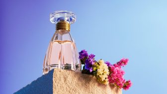Descobre os perfumes nestes saldos que vão marcar o teu verão