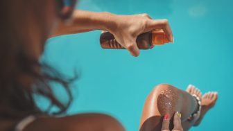 Os 11 melhores after sun que cuidam da tua pele