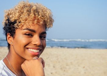 PELO RIZADO PLAYA 1200x675 1