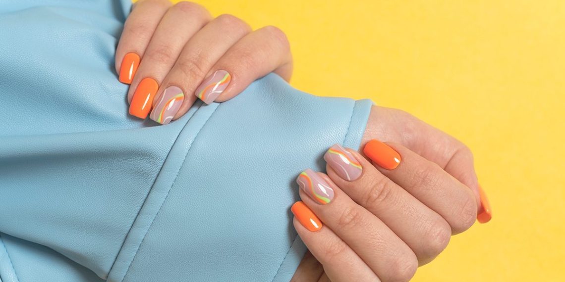 Unhas cor de laranja: a tendência mais vibrante deste verão 4 UNAS NARANJAS 1200x675 1