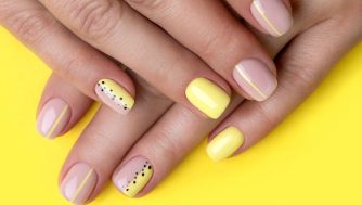 Las mejores tendencias en uñas 2025 para manicuras de verano: por expertos