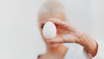 La mascarilla de huevo para el pelo que MEJOR funciona según los expertos