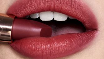 ¿Por qué elegir una barra de labios con acabado mate?