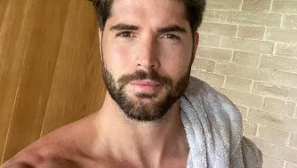 Cómo cuidan su mirada los hombres atractivos