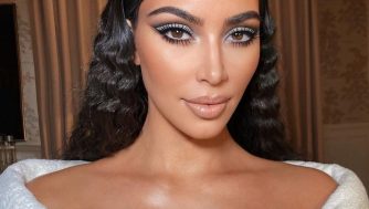 Cut crease, la técnica de maquillaje que levanta el párpado caído