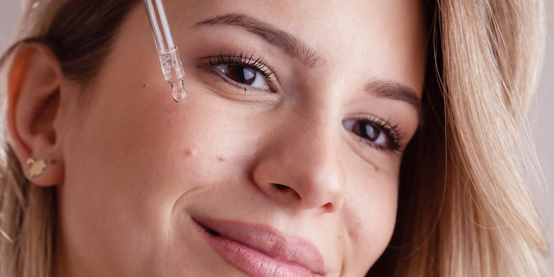 Cómo usar retinol en tu ruina de cuidado facial. Te lo contamos.