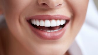 Necesitas contorno de labios a diario para olvidarte de las líneas de expresión en esa zona