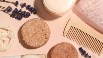 Estos champús sólidos dejan un pelo precioso, suave y muy brillante