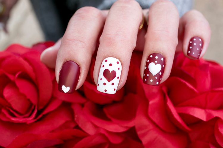 Ideas de maquillaje de uñas para san valentín