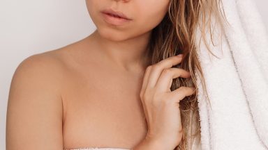 Los 9 mejores champús para mechas rubias