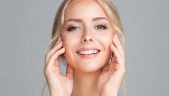 Las 6 mejores cremas con ceramidas del 2025: recomendadas por dermatólogos y expertos