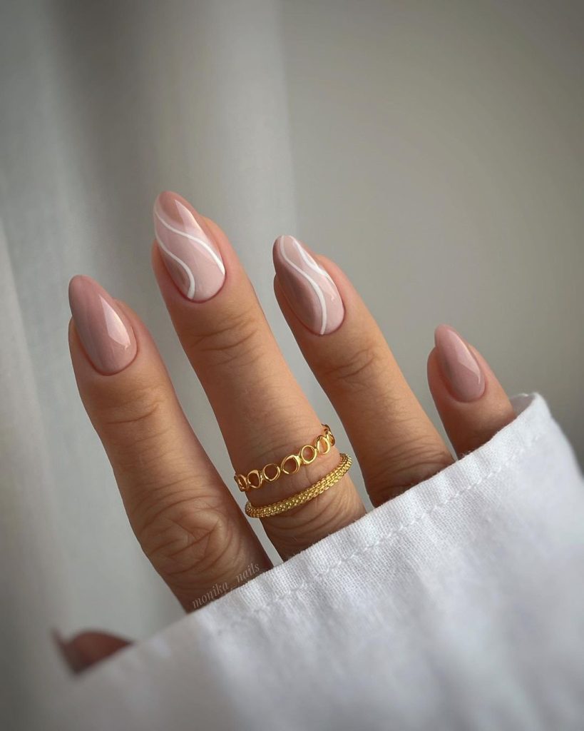 Ideas para tu manicura: uñas en color beige