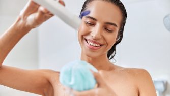 Los mejores 14 geles de ducha recomendados por dermatólogos de 2025