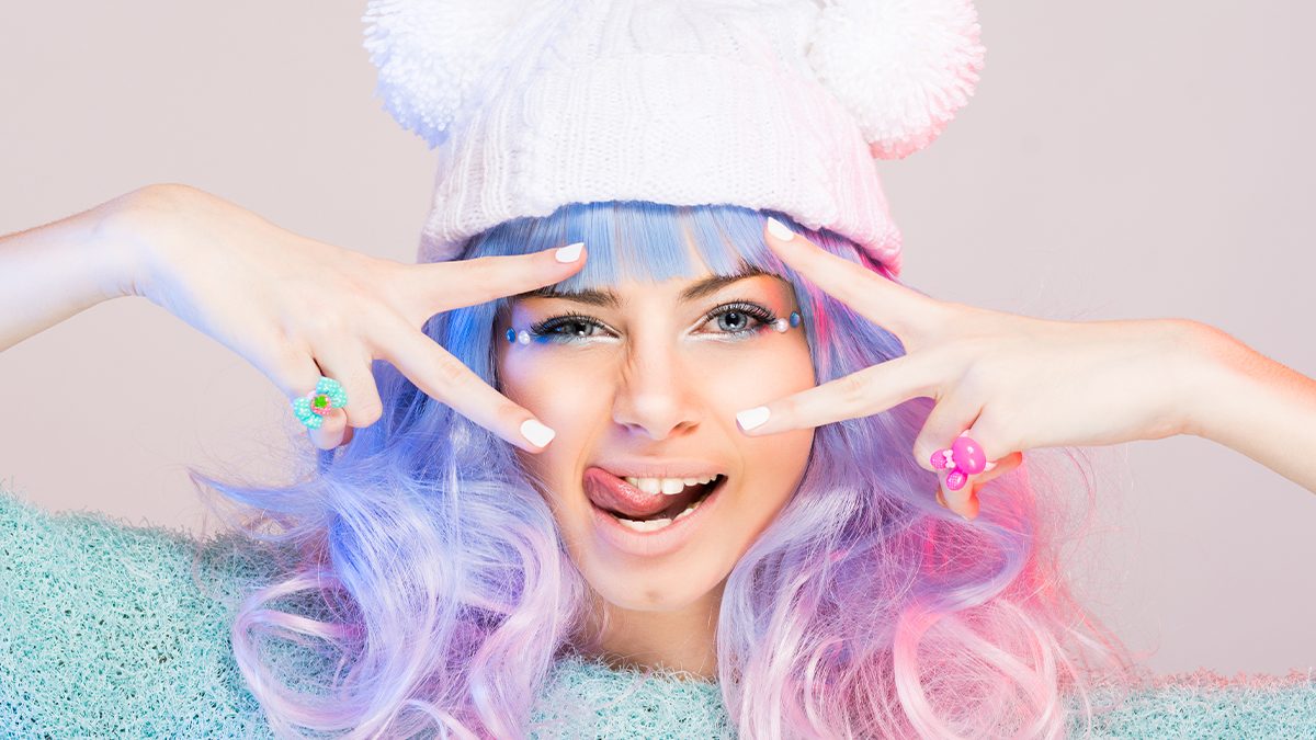 Cómo conseguir y cuidar un cabello multicolor