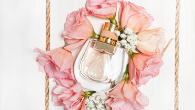 Los 9 mejores perfumes de los 90 para mujer en 2026