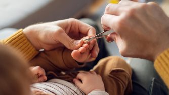 Todo lo que necesitas saber para cortar las uñas a tu bebé