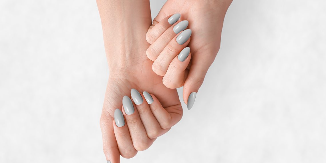 Estas son las mejores ideas de uñas de gris