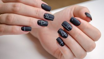 Ideas de manicura negro mate