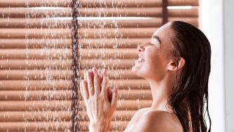 Todos los beneficios que tiene ducharse con agua fría y ¡que harán que merezca la pena!