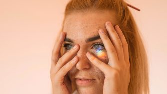 Los 16 mejores contornos de ojos: hidratan, iluminan, combaten las arrugas y otros signos de la edad