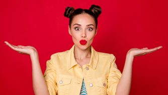 Inspírate con estas preciosas ideas de recogidos para pelo largo