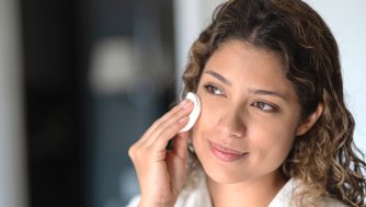 Tónico facial: para qué sirve y cómo se usa