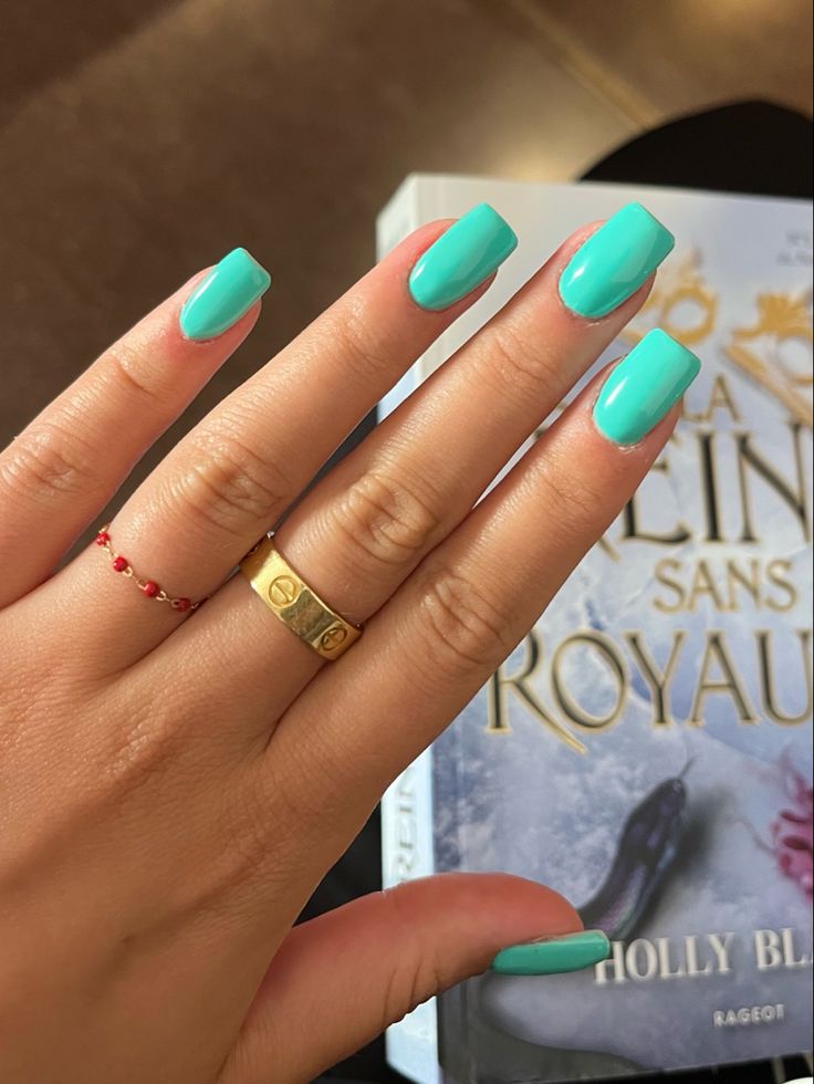 Las mejores ideas de uñas turquesa