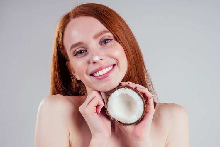 Los usos más comunes del aceite de coco en la cara