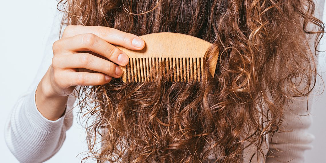 Estos son los trucos que mejor funcionan para desenredar el cabello.
