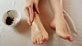 Los mejores consejos y productos para poder exfoliarte los pies