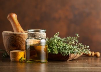 Apunta las propiedades que tiene el aceite de tomillo