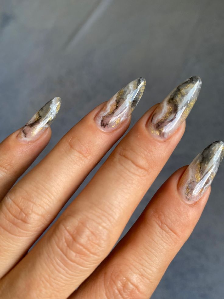 Toma nota de las mejores ideas de uñas glaseadas