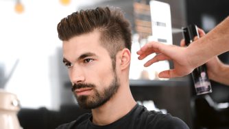 Los mejores cortes y peinados para hombres con entradas