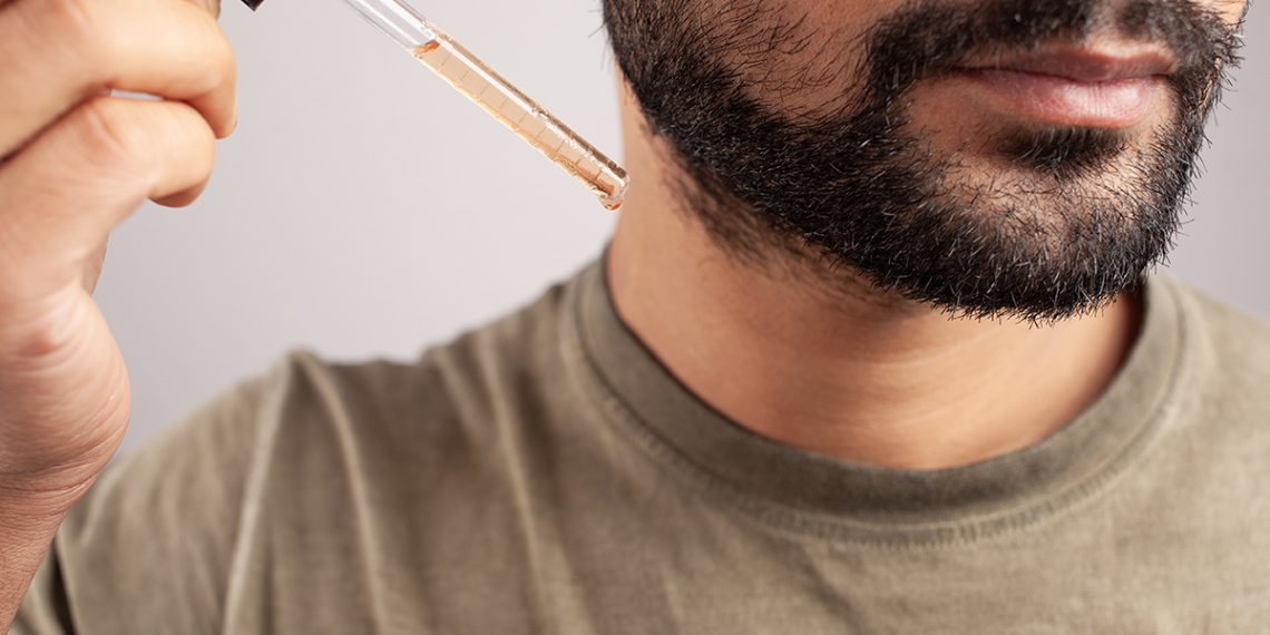 Se habla mucho del minoxidil para la barba. Todo lo que debes saber.