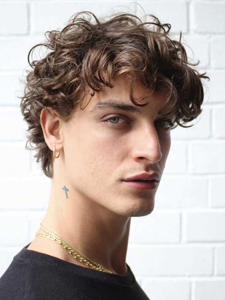 Atentos a los mejores cortes para hombres con entradas