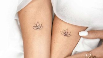 Todos los significados que no conocías de los tatuajes con flores de loto